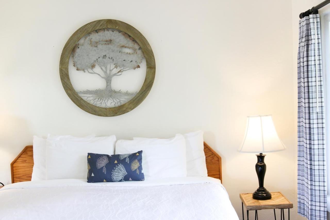 Buckeye Tree Hotel Three Rivers